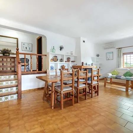 Βίλα Sleeps 6 Air Con Wifi