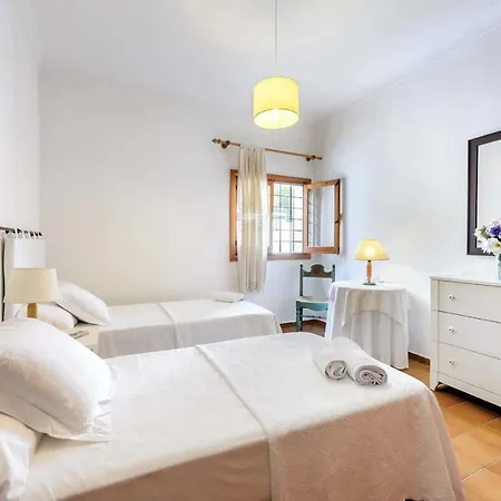 Βίλα Sleeps 6 Air Con Wifi