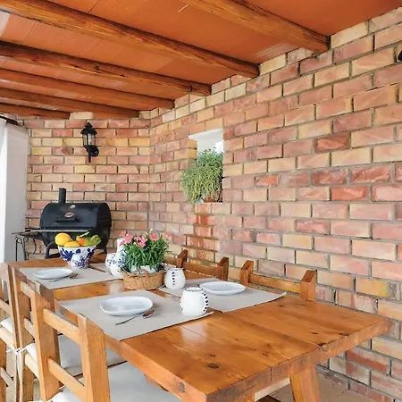 Βίλα Sleeps 6 Air Con Wifi *