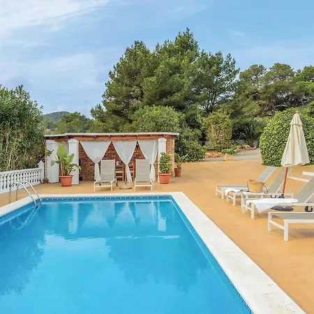 Sleeps 6 Air Con Wifi